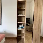 Ksenia Guesthouse Apartments And Studios